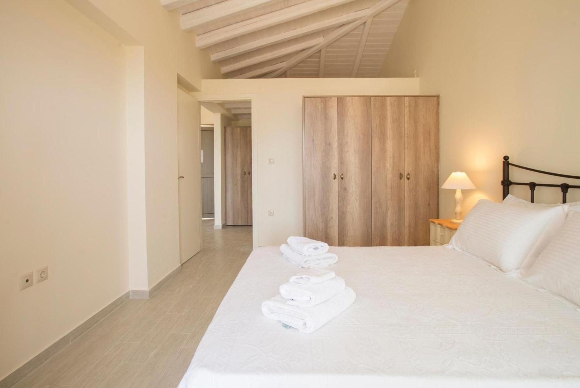 Poliana Estate Villas Riglia Bagian luar foto
